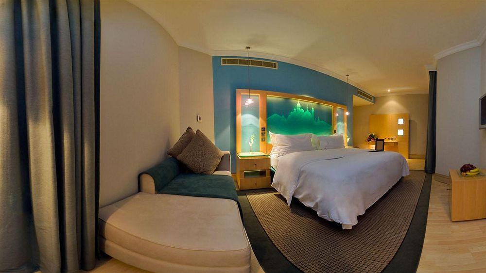 Le Royal Tower Hotel Кувейт Екстериор снимка