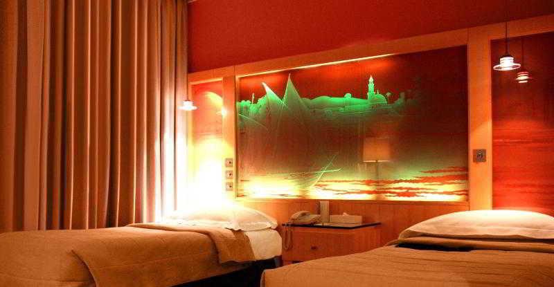 Le Royal Tower Hotel Кувейт Екстериор снимка