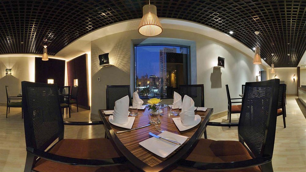 Le Royal Tower Hotel Кувейт Екстериор снимка