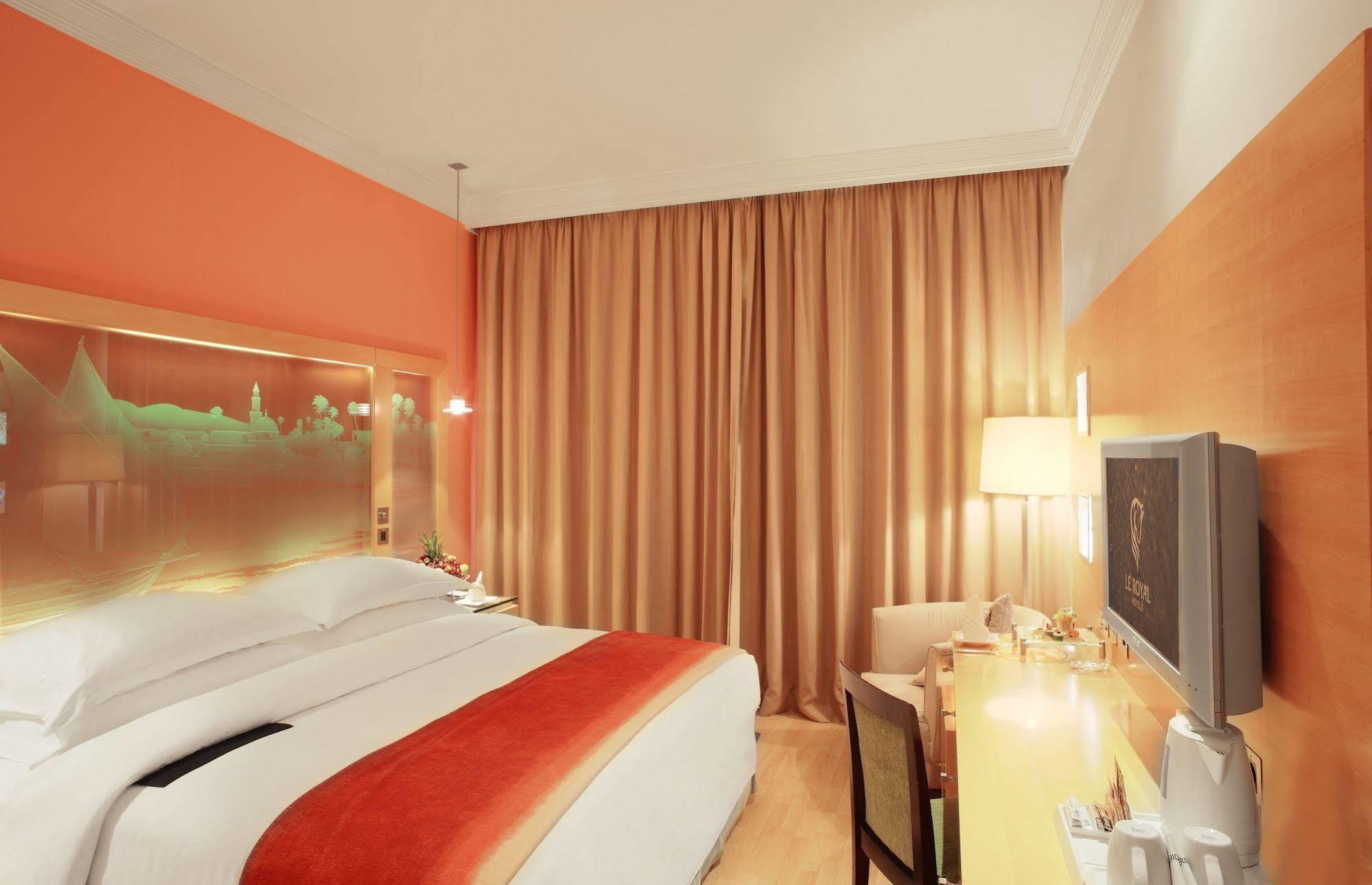 Le Royal Tower Hotel Кувейт Екстериор снимка