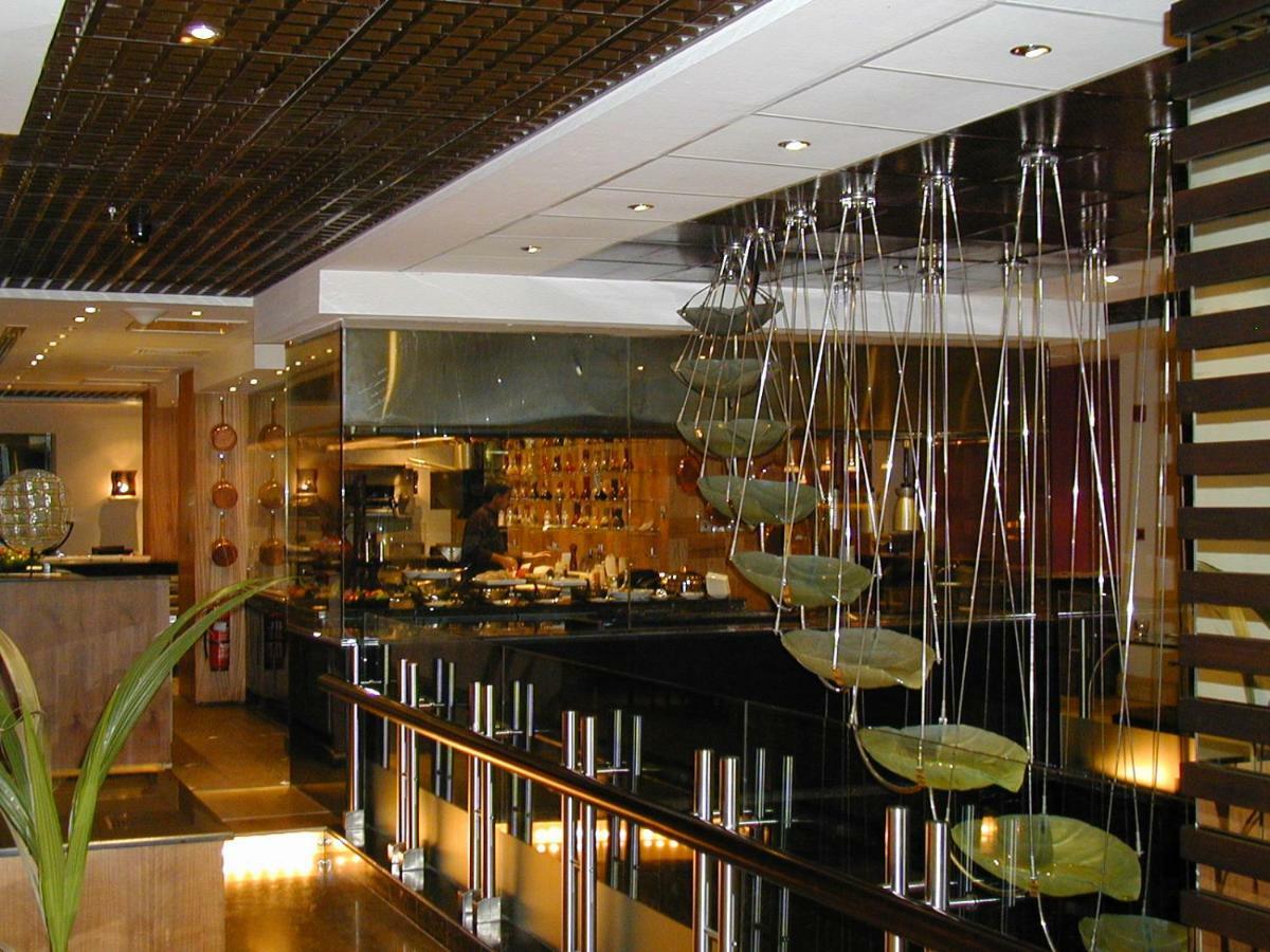 Le Royal Tower Hotel Кувейт Екстериор снимка